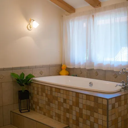 Doodle's Amazing -walensee - Flumserberg - Churfirsten - Heidiland - Pool - Sauna بيت ضيافة